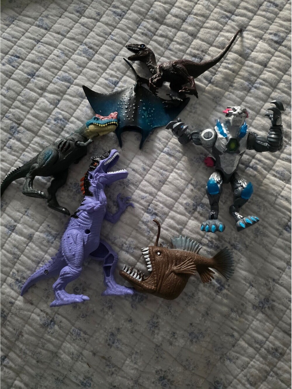 Set of 6 Assorted Dinosaur and Creature Action Figures Toy Set